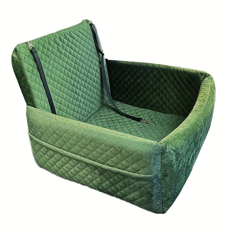En grøn hundesæde i bilen, designet til små og mellemstore hunde.