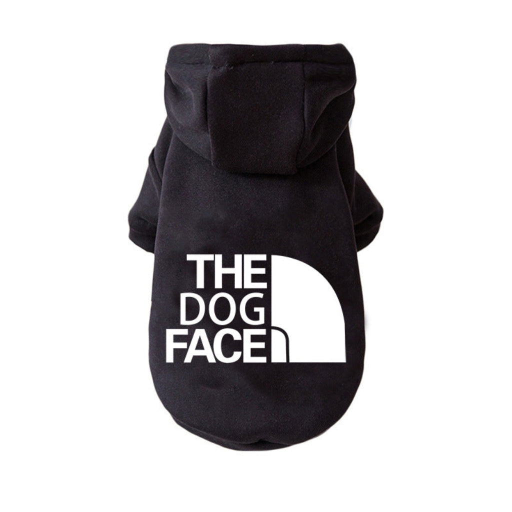 Vinterklar sort hundehættetrøje fra Snudles med "The Dog Face" logo. Perfekt til de kolde maåneder.