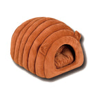 En enkelt Snudles kattehule i en varm brun farve, der viser det kompakte design og de søde ører