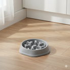 Moderne grå Snudles Slowfeeder Hundeskål af holdbart materiale, designet til langvarig brug og en forbedret spiseoplevelse for enhver hund.